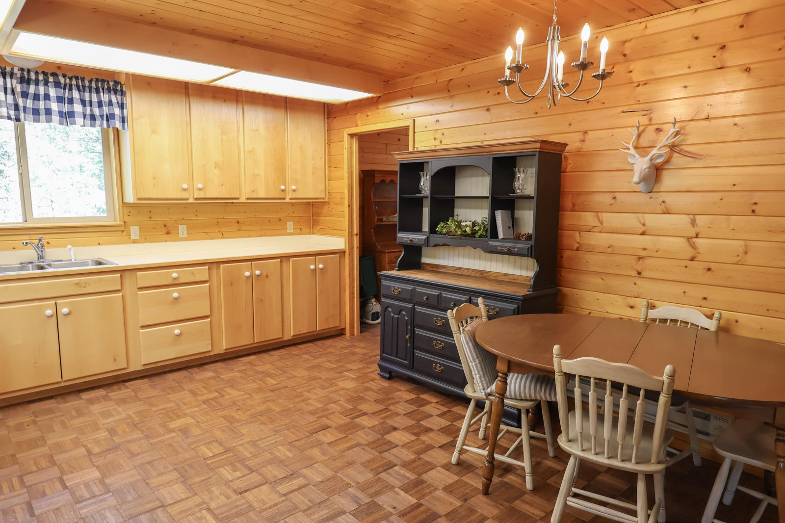 3350 E Hilton Trail, Duck Creek Village, photo 15 of 26