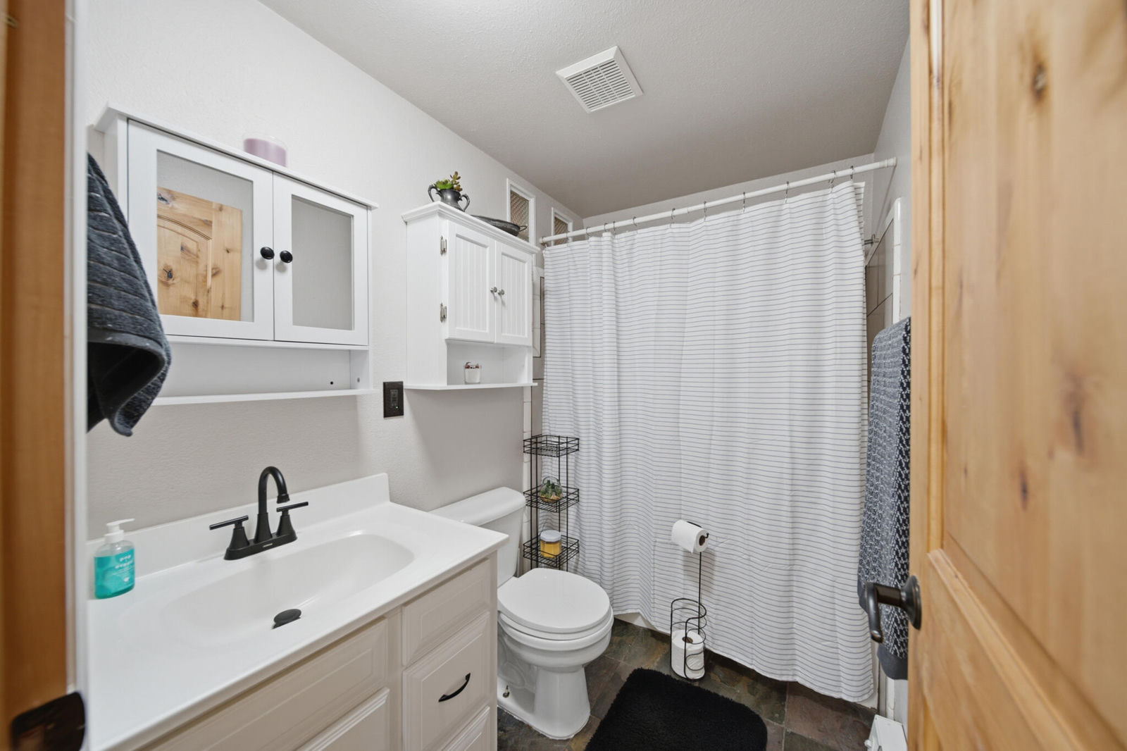 3320 E Rock Chuck RD, Duck Creek Village, photo 12 of 37