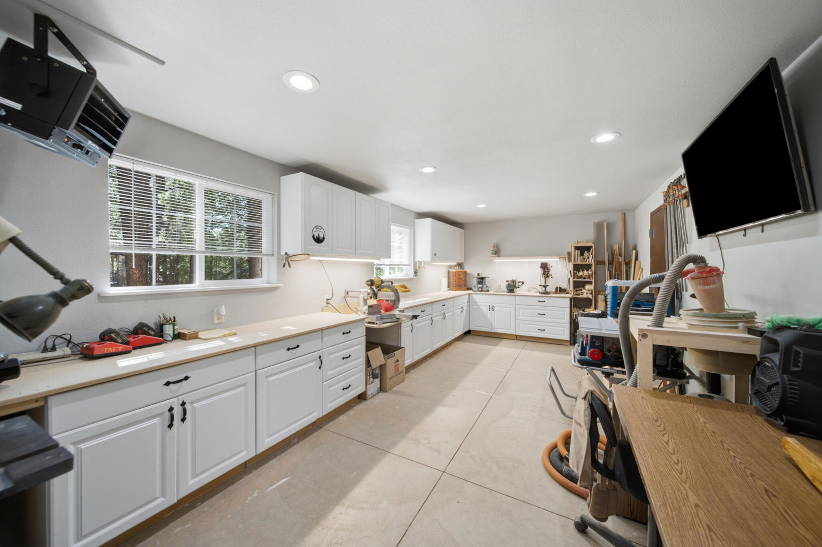3320 E Rock Chuck RD, Duck Creek Village, photo 31 of 37