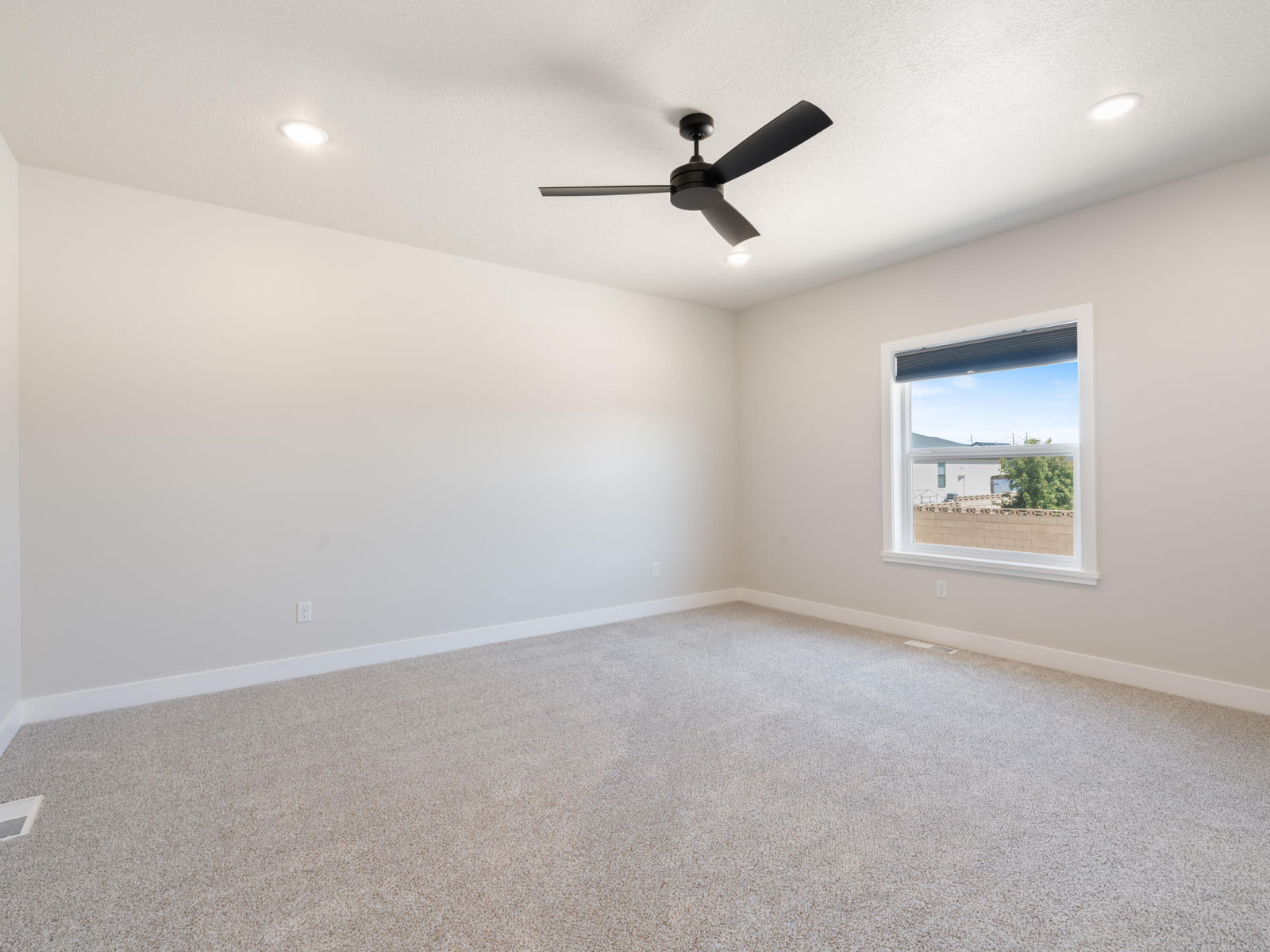4648 W 250 N, Cedar City, photo 18 of 47