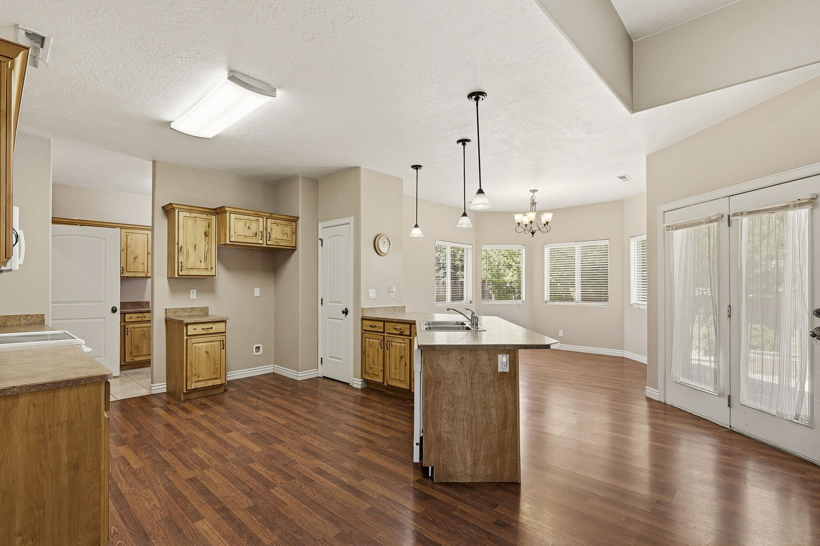 180 S 2875 W, Cedar City, photo 8 of 43
