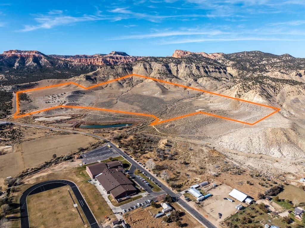 1040 W Under The Rim RD, Tropic, photo 6 of 18