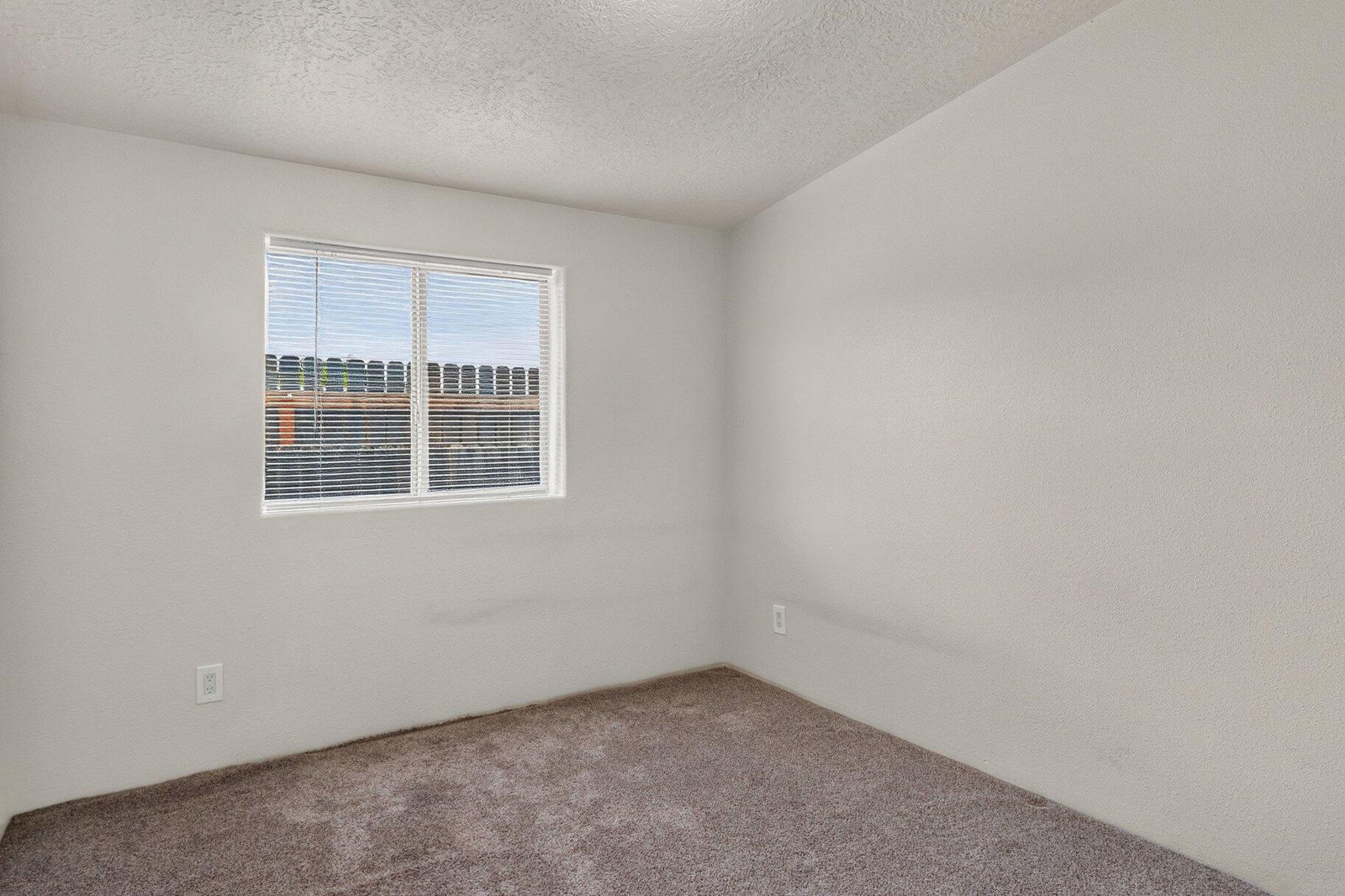 340 E Telegraph ST, Washington, photo 14 of 32
