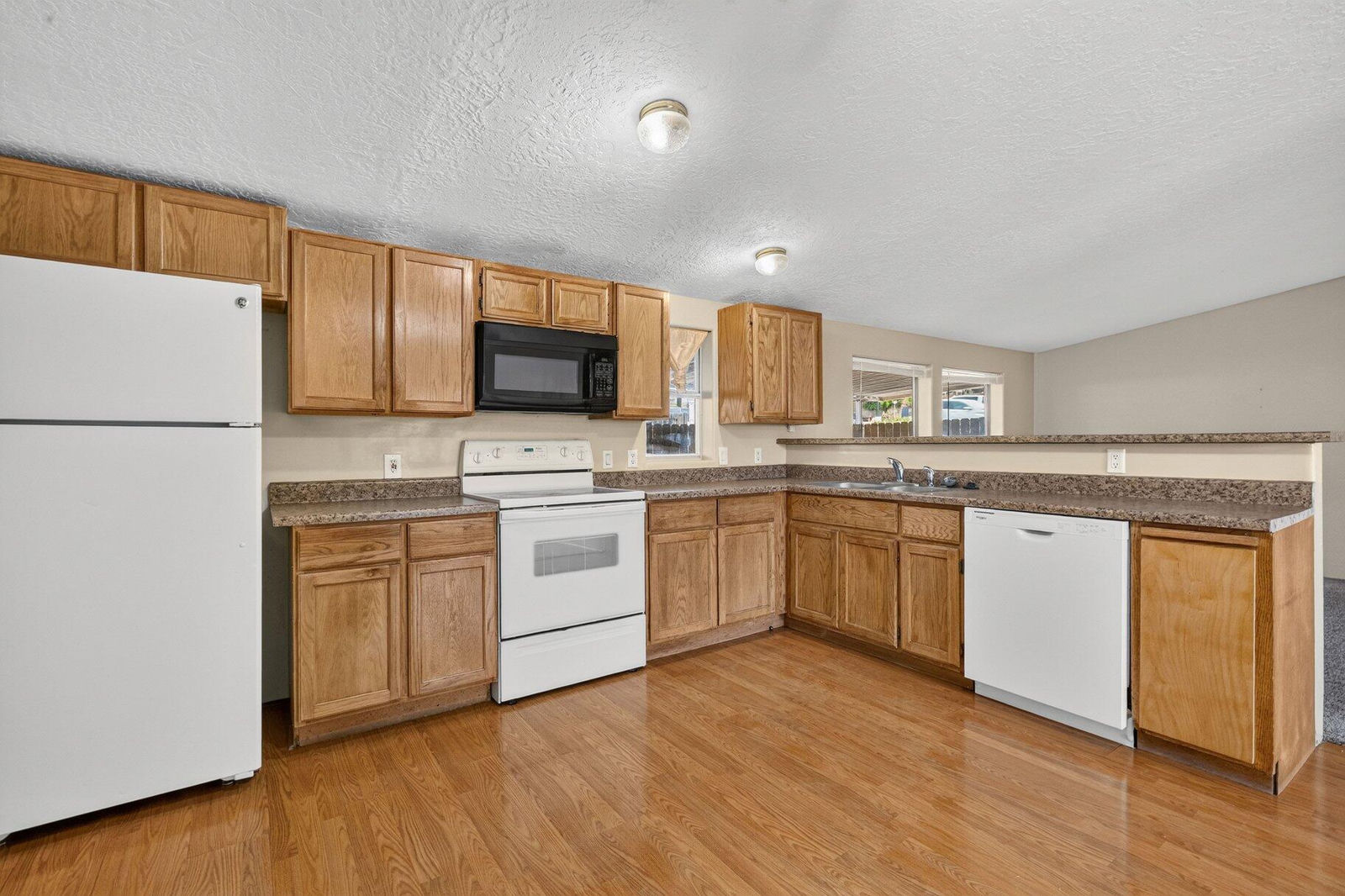 340 E Telegraph ST, Washington, photo 18 of 32