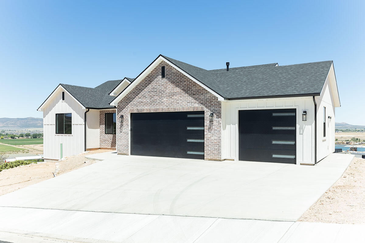 3256 W Kingsbury DR, Cedar City, photo 4 of 26