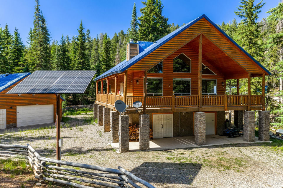 250 Silver Spruce DR, Duck Creek Village