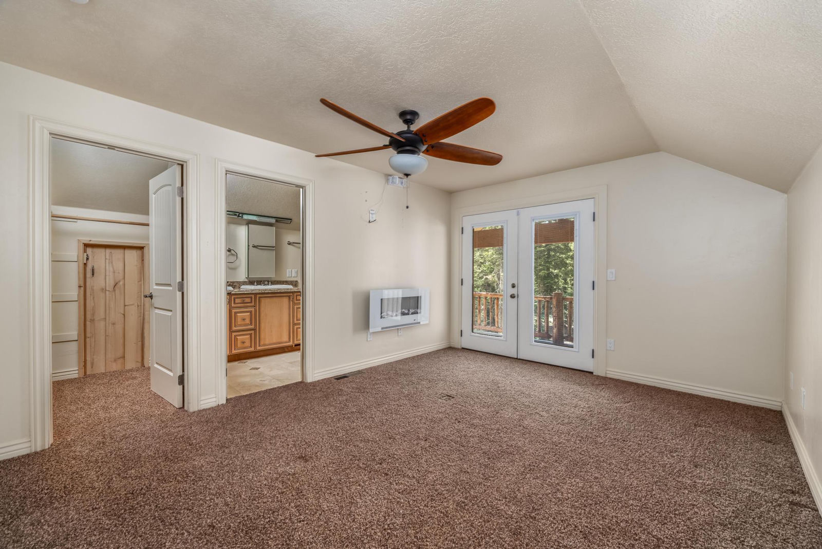 250 Silver Spruce DR, Duck Creek Village, photo 11 of 54