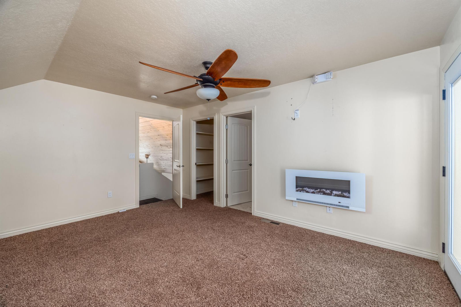 250 Silver Spruce DR, Duck Creek Village, photo 12 of 54