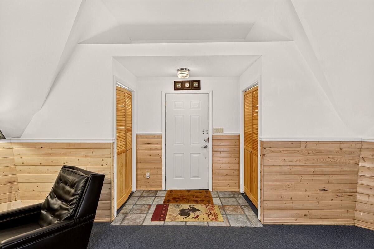 105 S Meadow DR, Mammoth Creek, photo 14 of 50