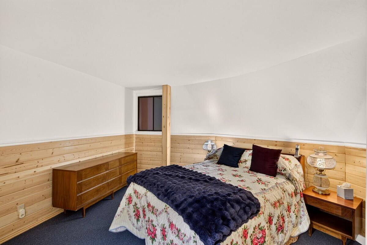 105 S Meadow DR, Mammoth Creek, photo 16 of 50