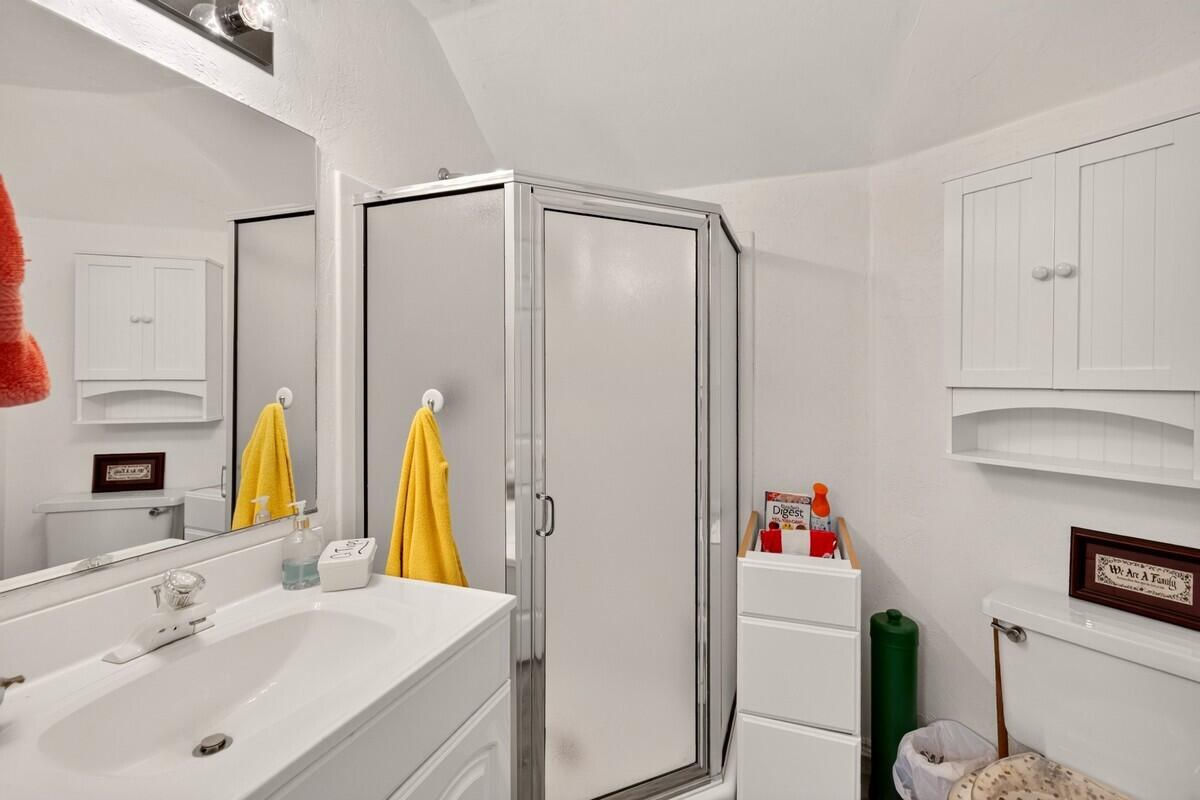 105 S Meadow DR, Mammoth Creek, photo 23 of 50