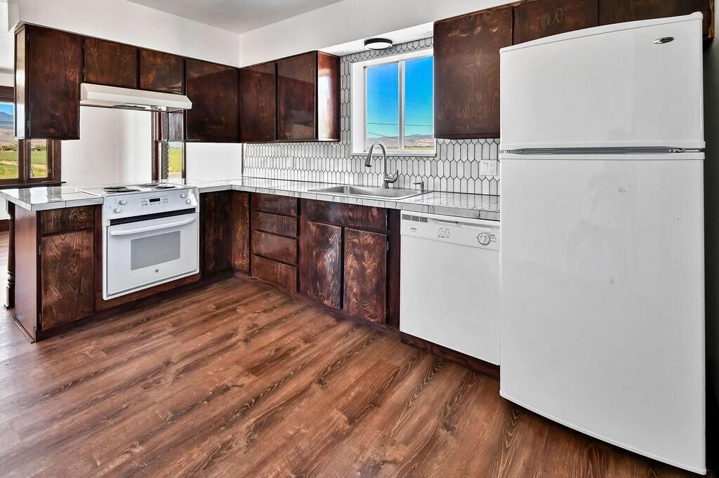 392 W Venice Center ST, Venice, photo 9 of 36