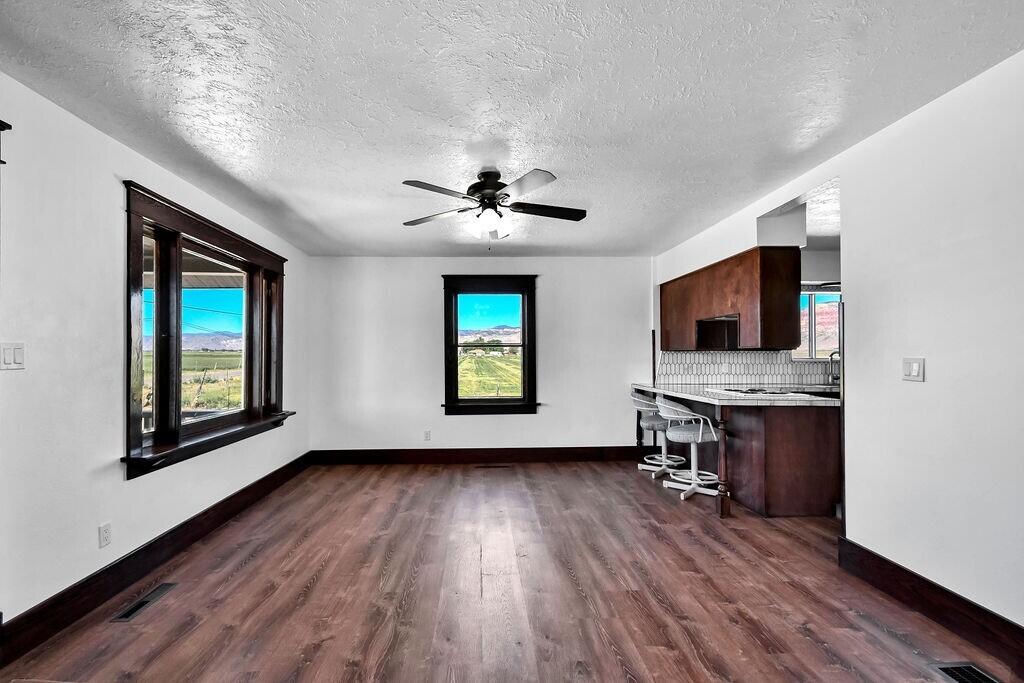 392 W Venice Center ST, Venice, photo 11 of 36