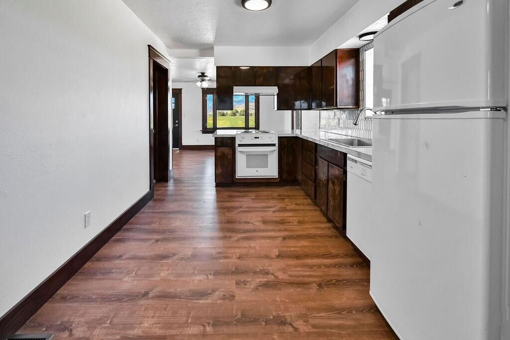 392 W Venice Center ST, Venice, photo 12 of 36