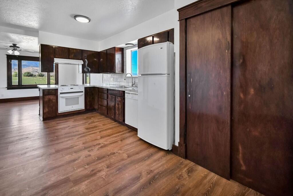 392 W Venice Center ST, Venice, photo 14 of 36