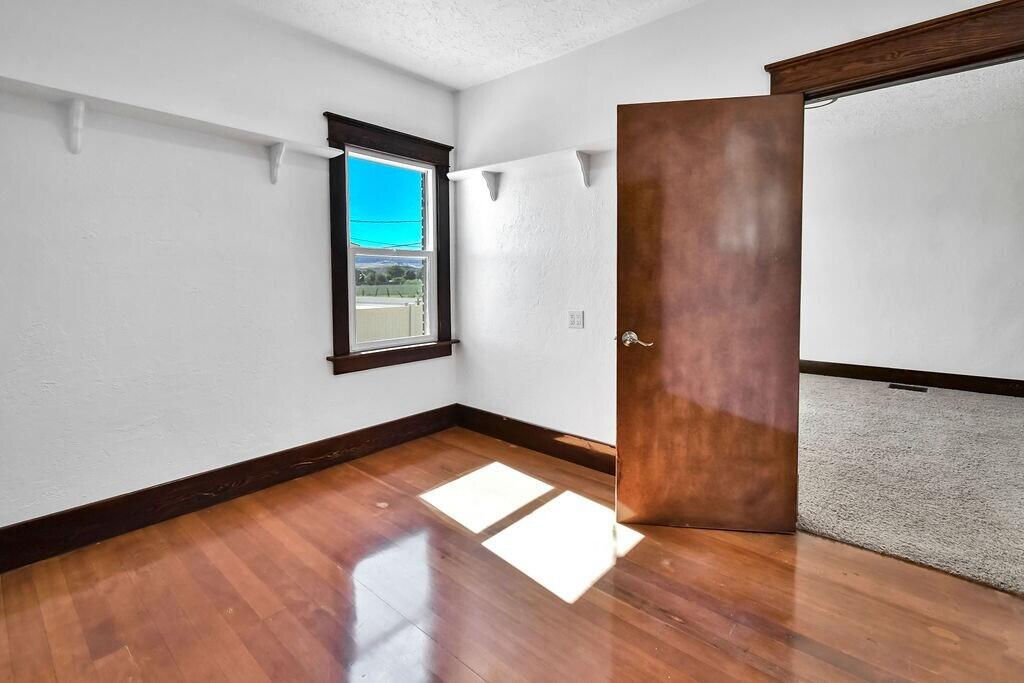 392 W Venice Center ST, Venice, photo 15 of 36