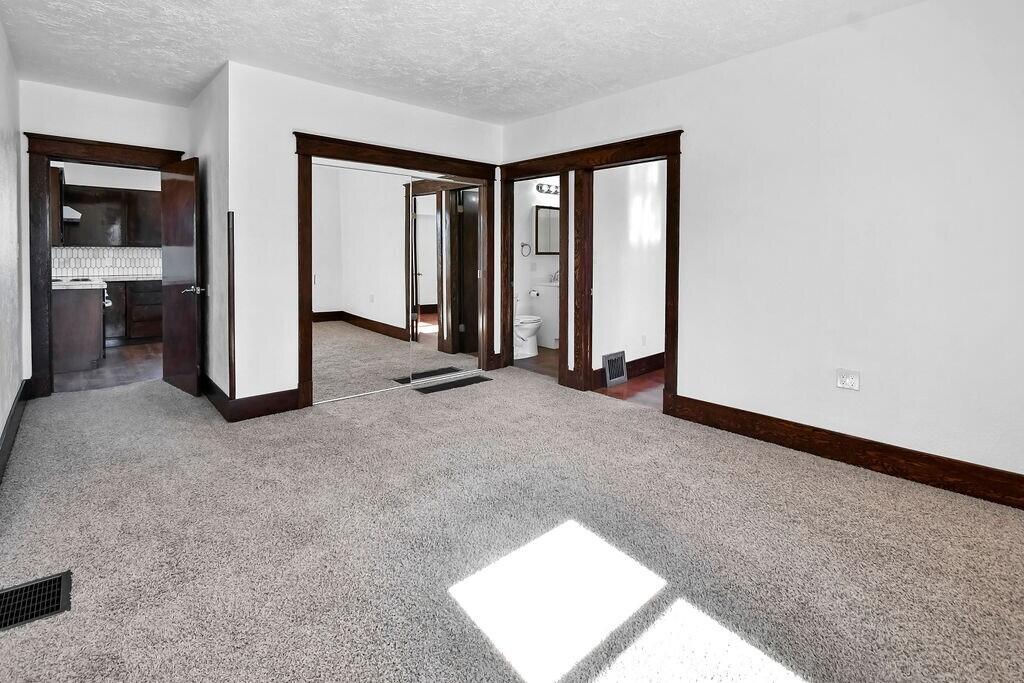 392 W Venice Center ST, Venice, photo 18 of 36