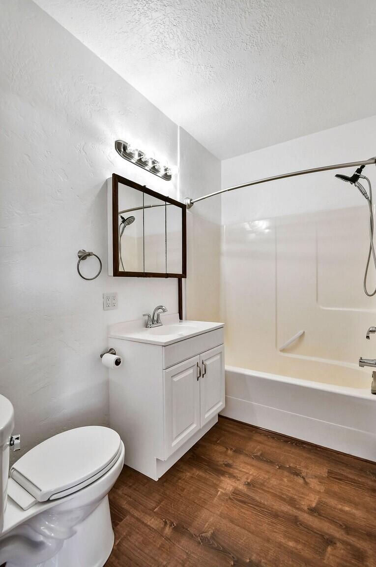 392 W Venice Center ST, Venice, photo 20 of 36