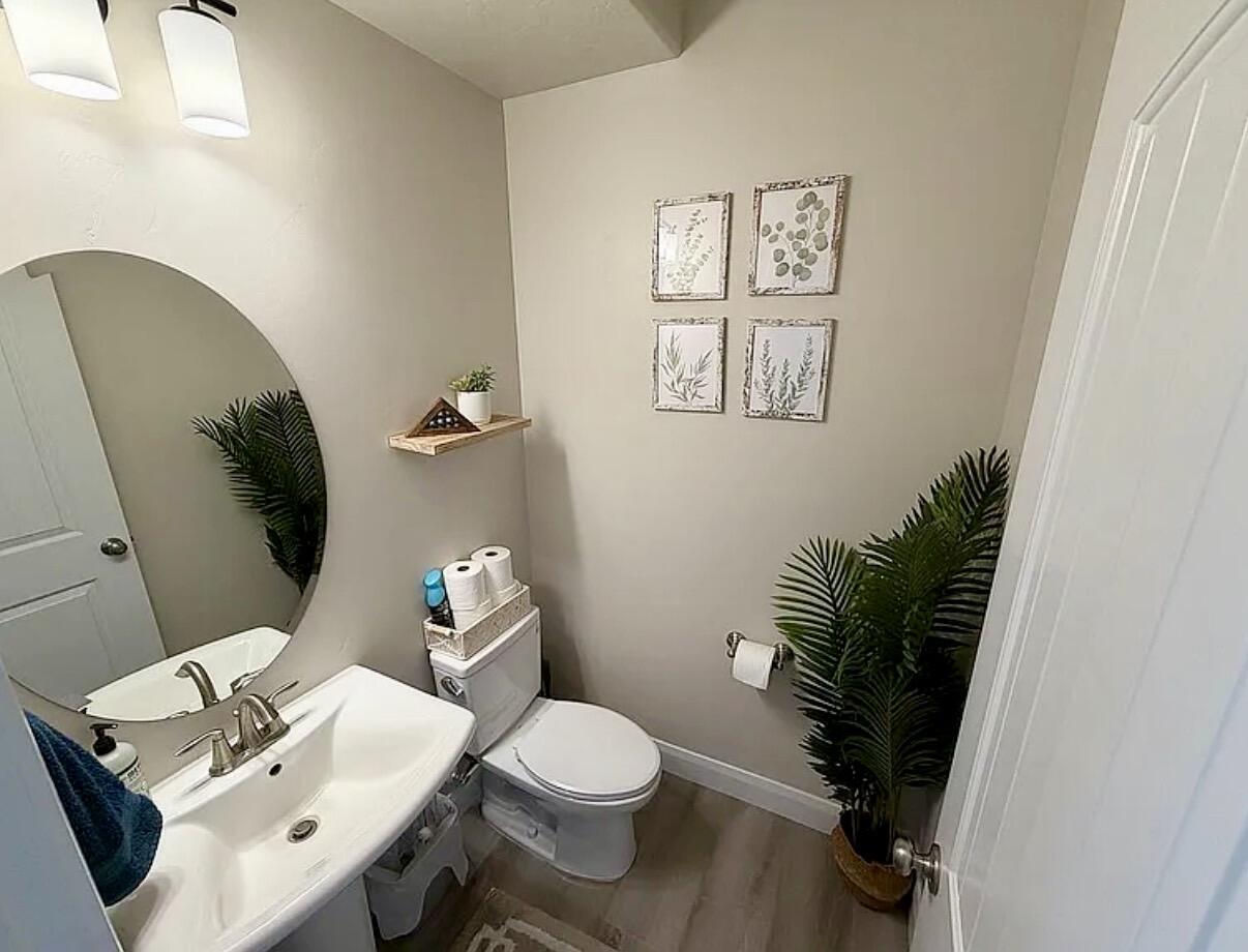 668 E Fiddlers Cove DR, 8, Cedar City, photo 6 of 34
