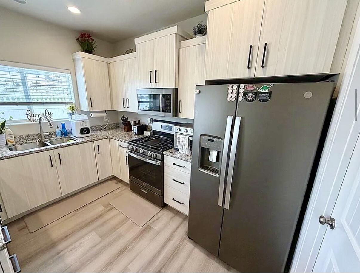 668 E Fiddlers Cove DR, 8, Cedar City, photo 10 of 34