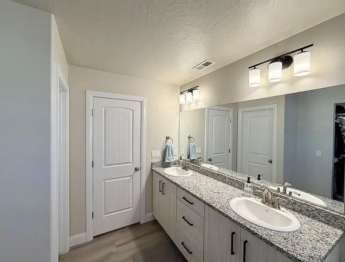 668 E Fiddlers Cove DR, 8, Cedar City, photo 26 of 34