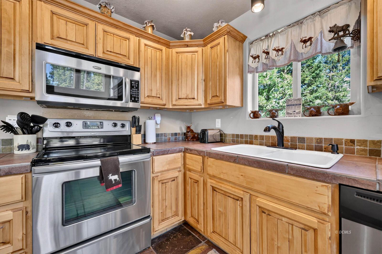 4125 Spring DR, Duck Creek Village, photo 10 of 48