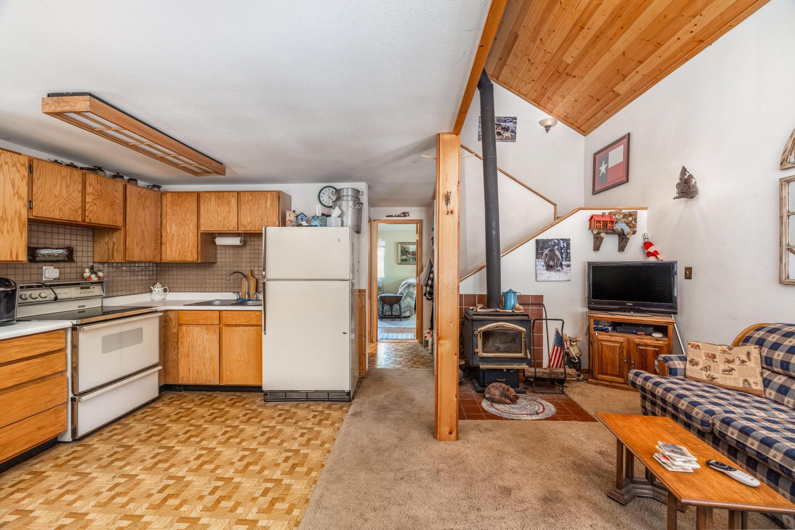 305 Quaking Aspen DR, Duck Creek Village, photo 4 of 22