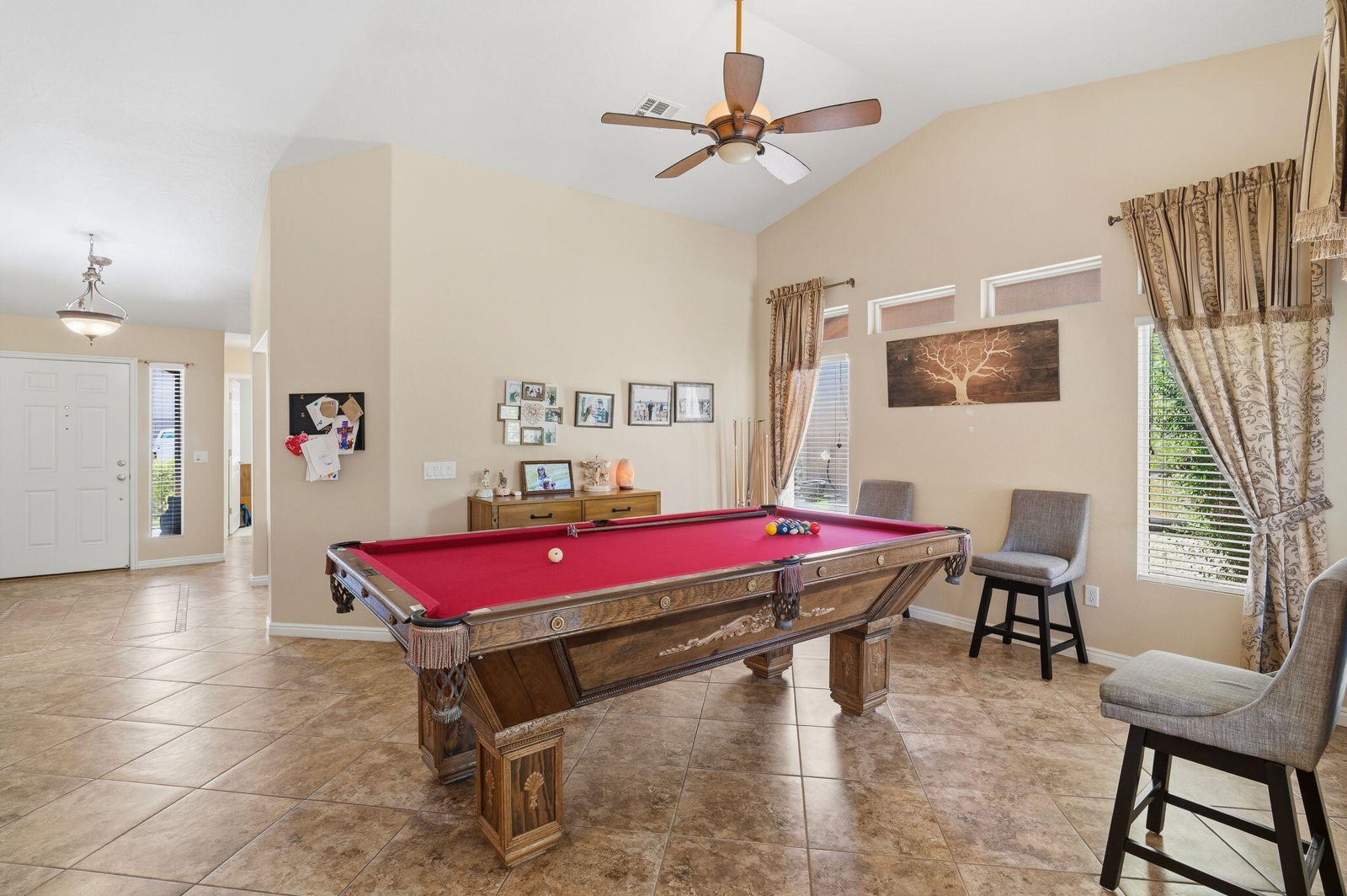 4652 S Medallion DR, St George, photo 7 of 41