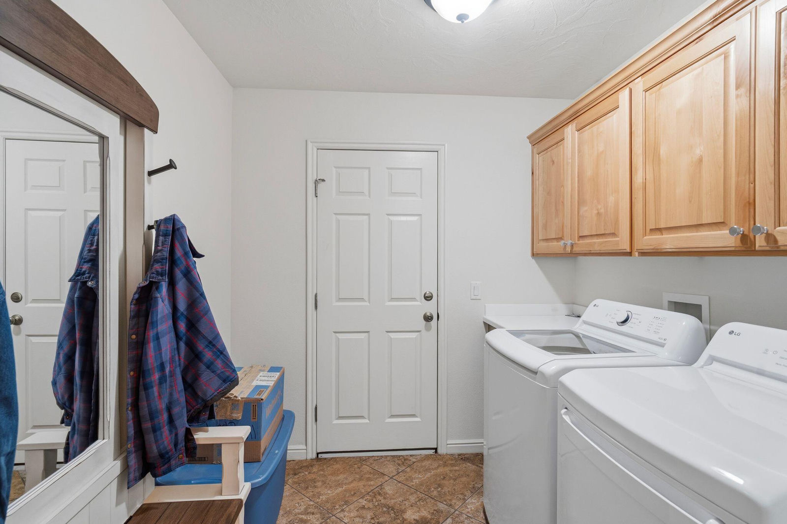 4652 S Medallion DR, St George, photo 13 of 41