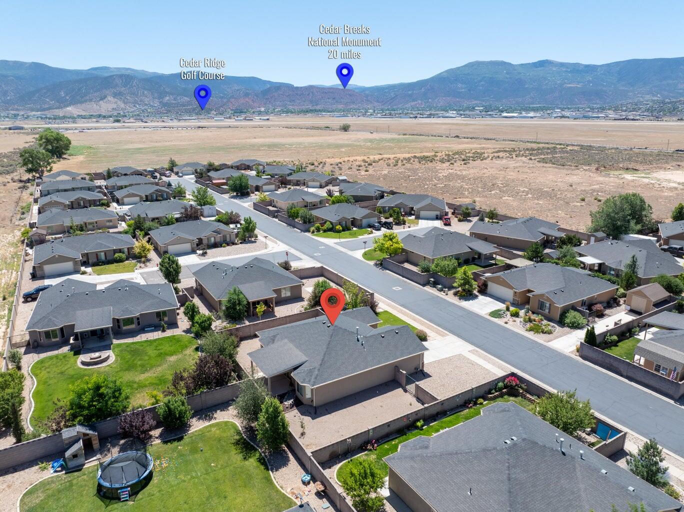 3008 W Sycamore LN, Cedar City, photo 2 of 32