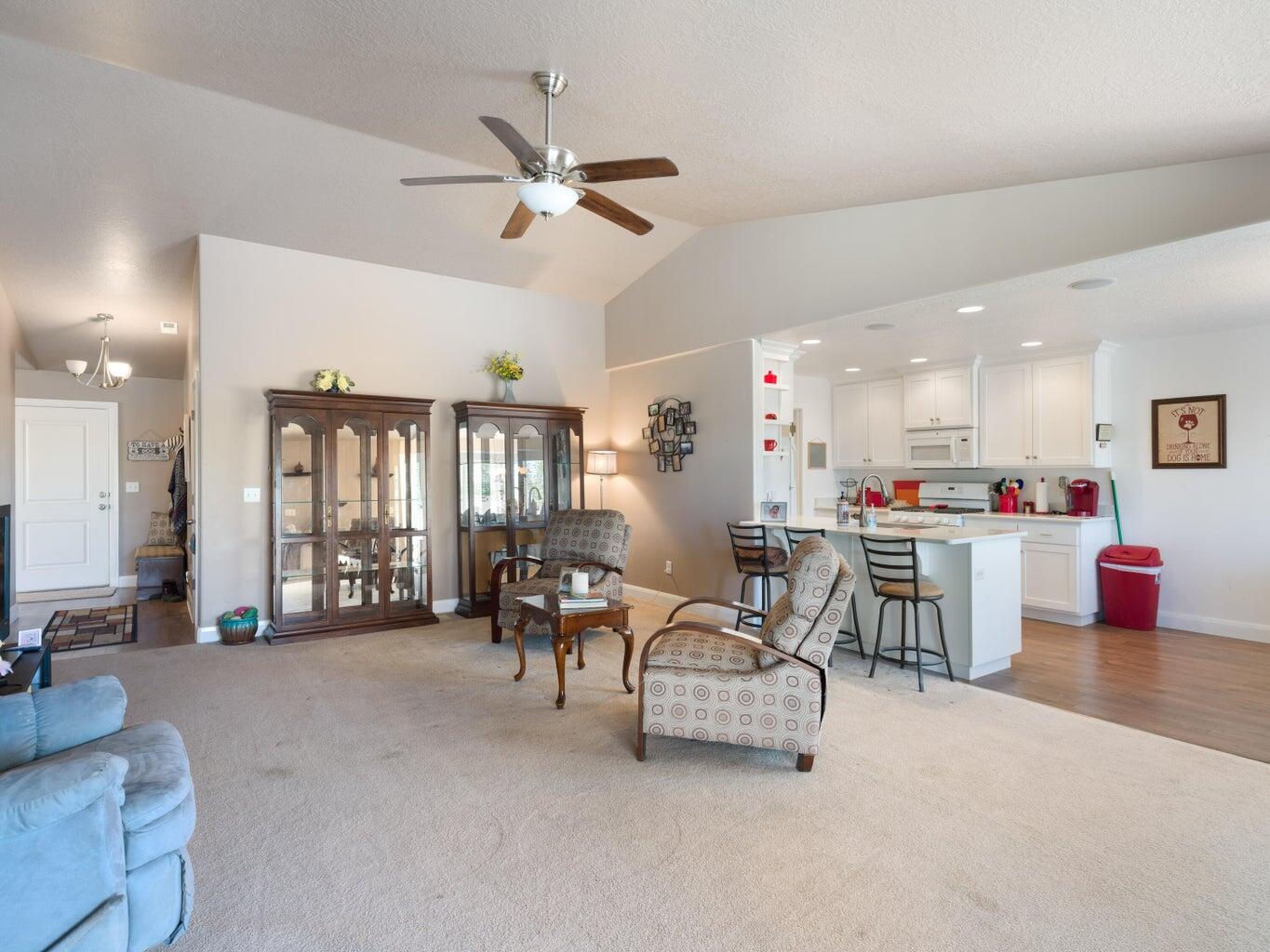 3008 W Sycamore LN, Cedar City, photo 6 of 32