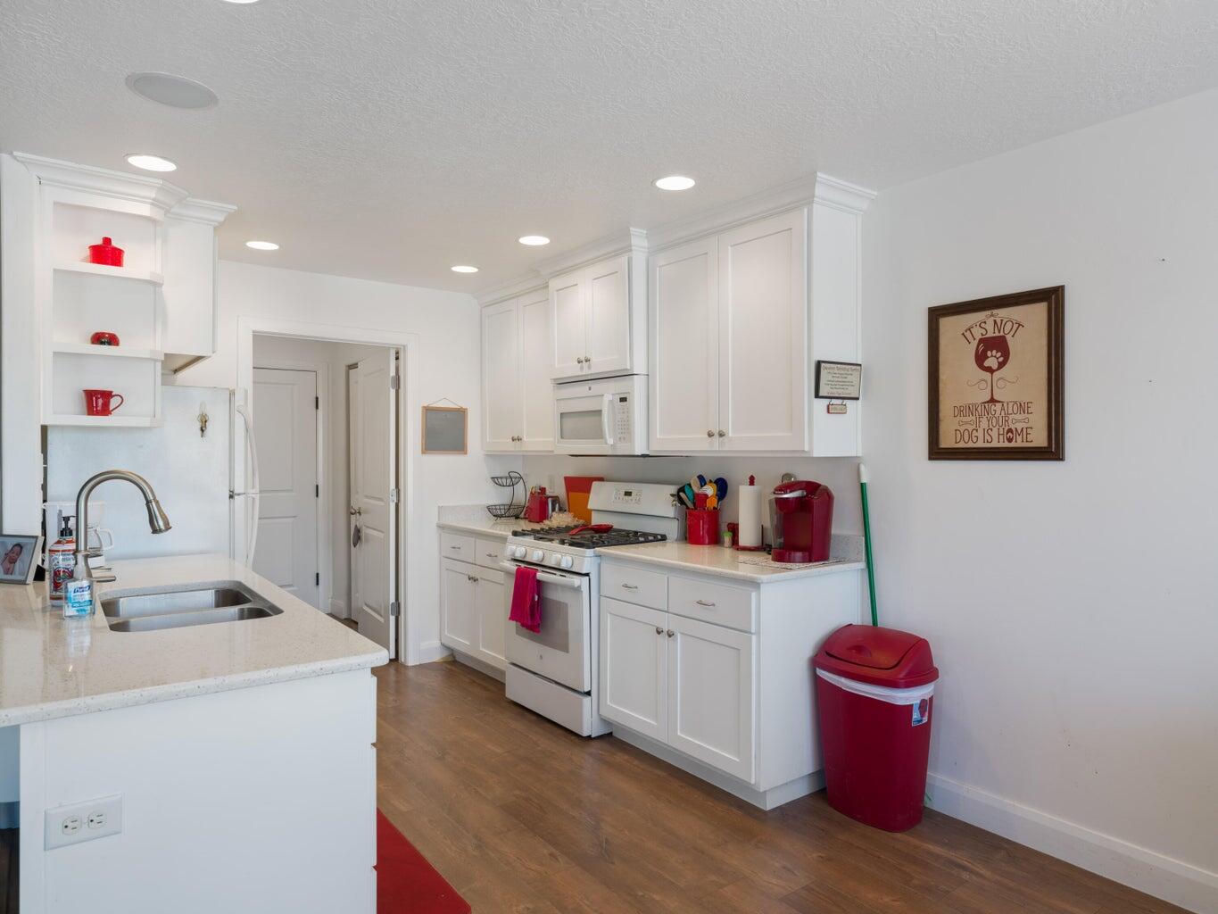 3008 W Sycamore LN, Cedar City, photo 8 of 32