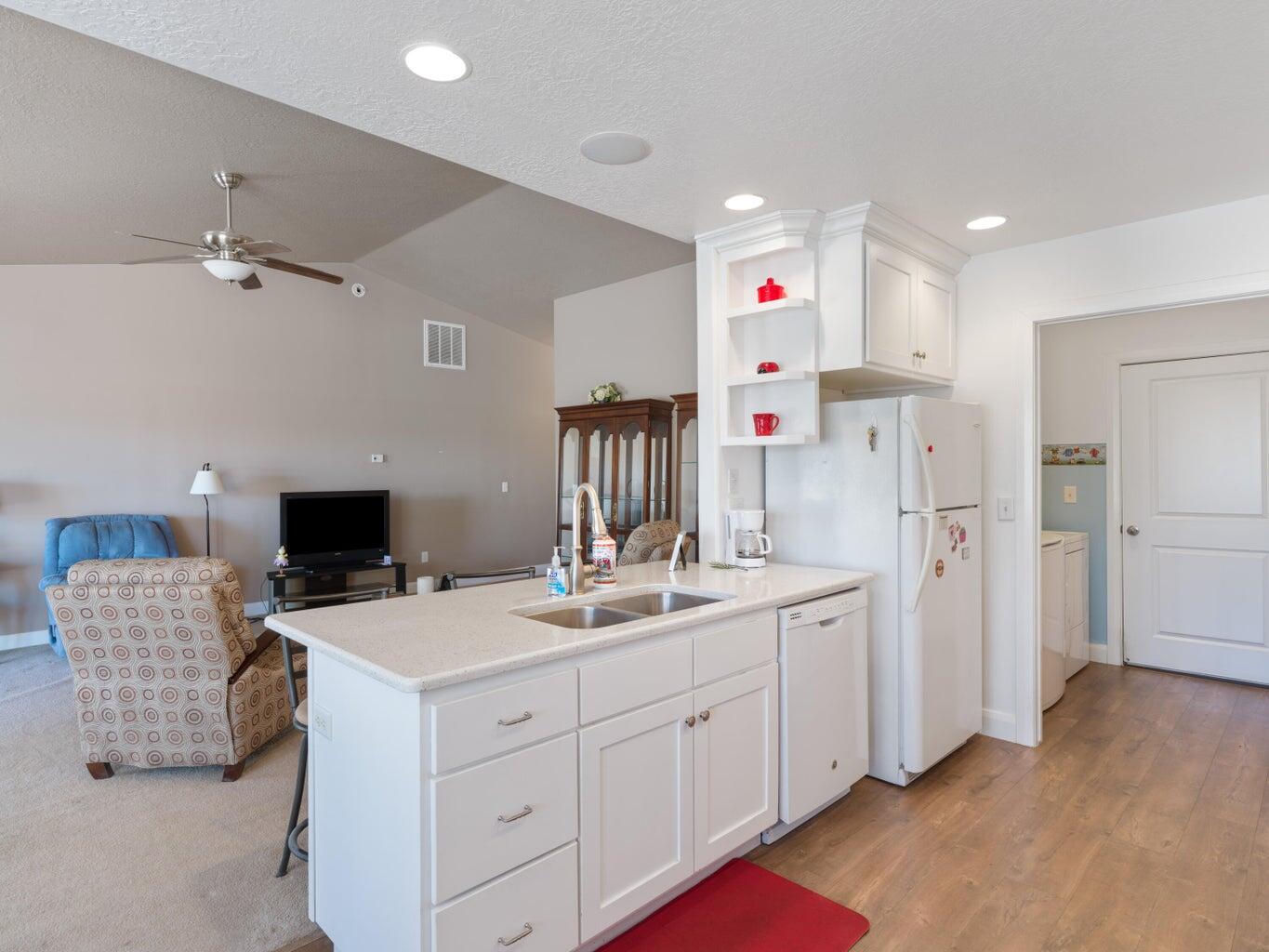3008 W Sycamore LN, Cedar City, photo 9 of 32