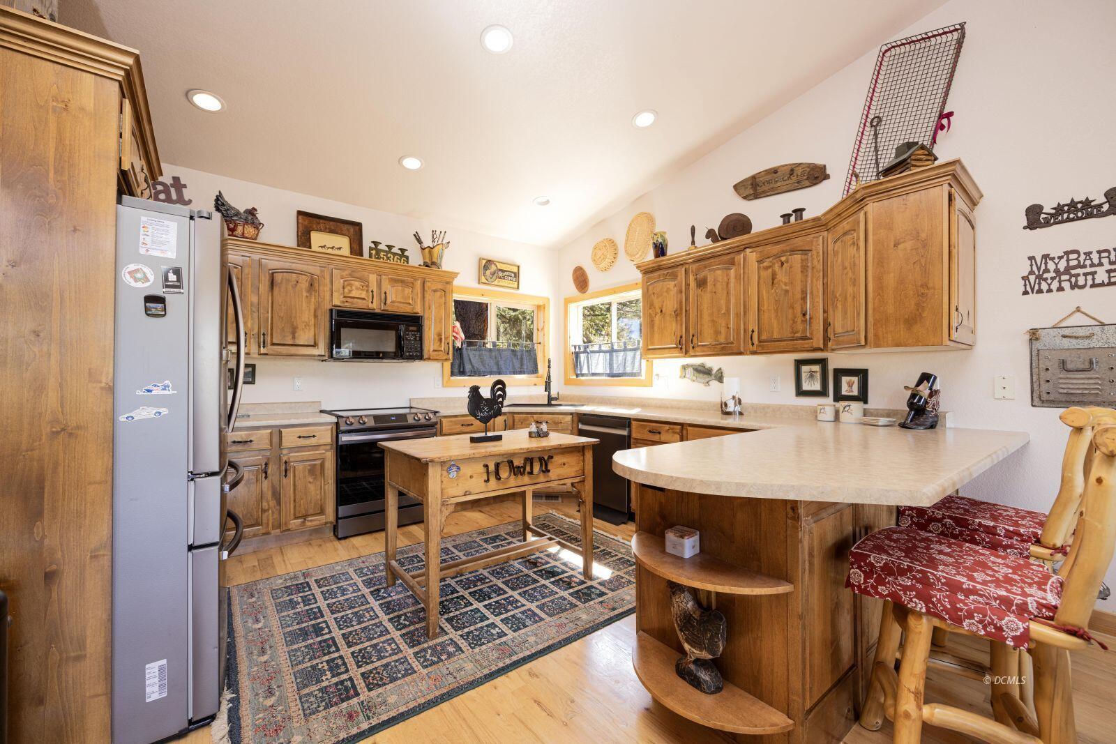 1280 E Lost Creek RD, Duck Creek Village, photo 6 of 49