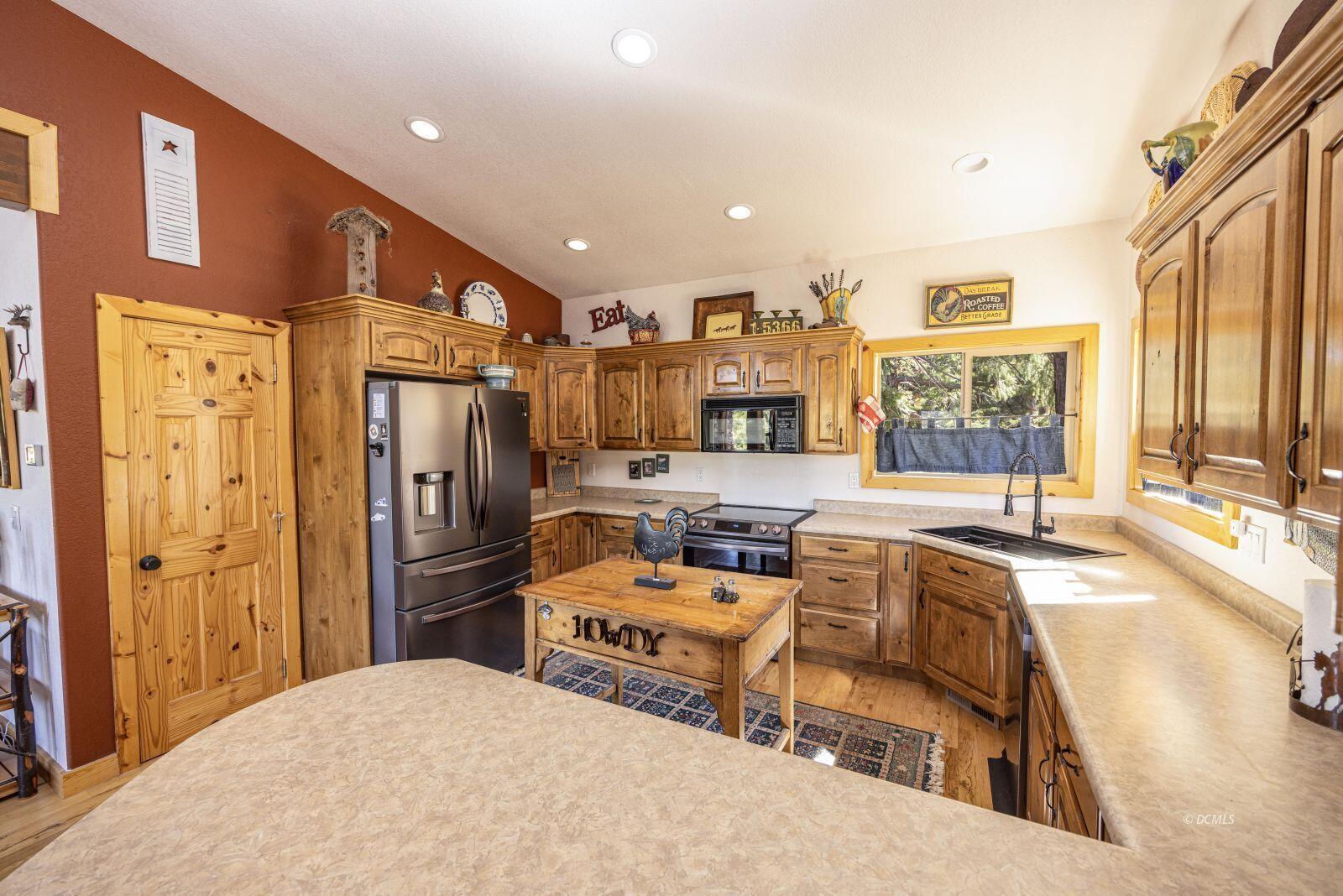 1280 E Lost Creek RD, Duck Creek Village, photo 7 of 49