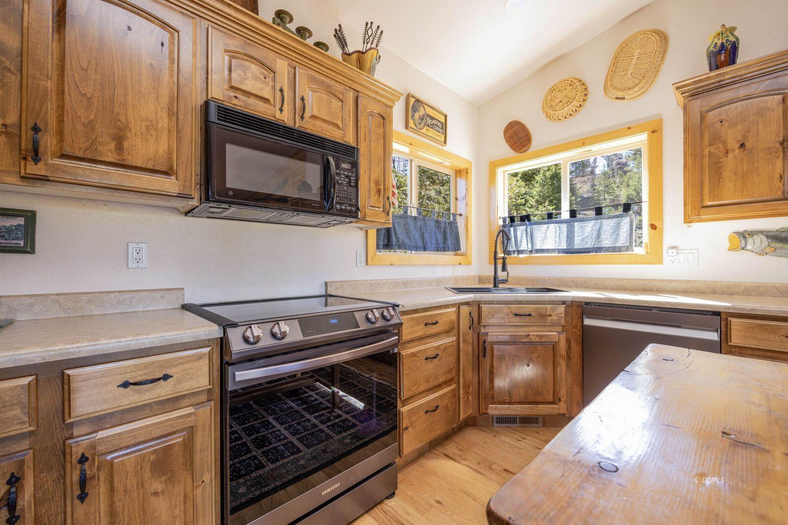 1280 E Lost Creek RD, Duck Creek Village, photo 8 of 49
