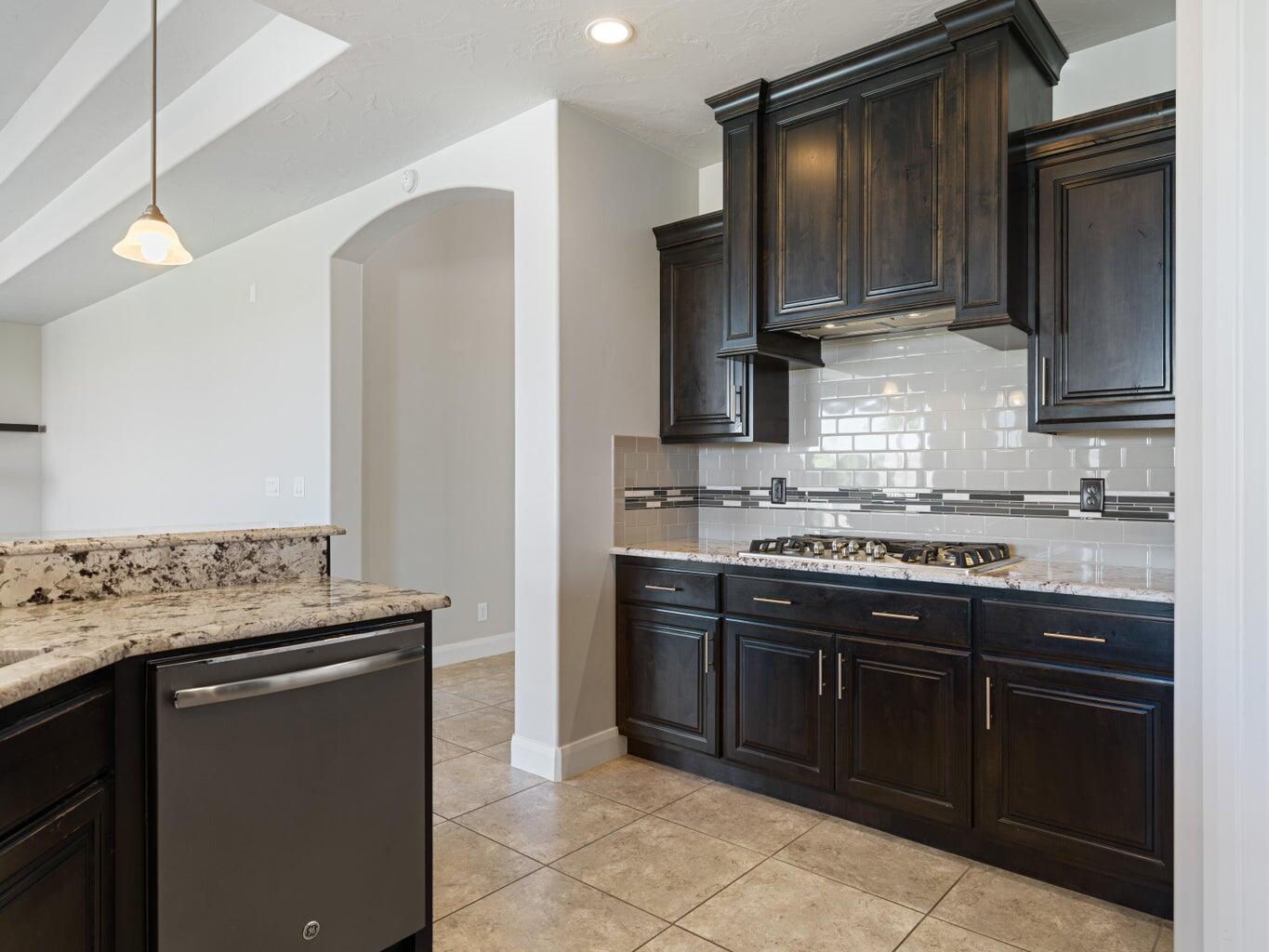 758 N Highland Parkway, Washington, photo 13 of 50