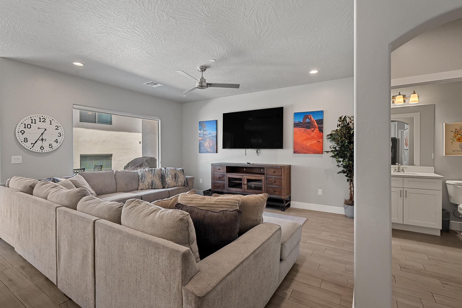259 N 2020 W, Hurricane, photo 12 of 44