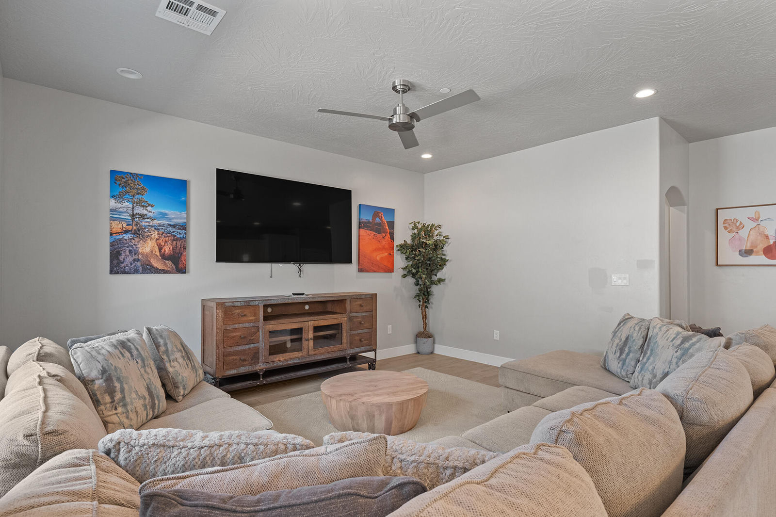 259 N 2020 W, Hurricane, photo 13 of 44