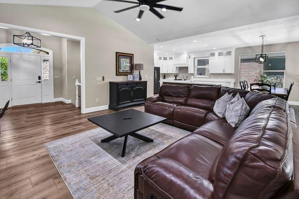 407 E 950 N, Richfield, photo 6 of 58