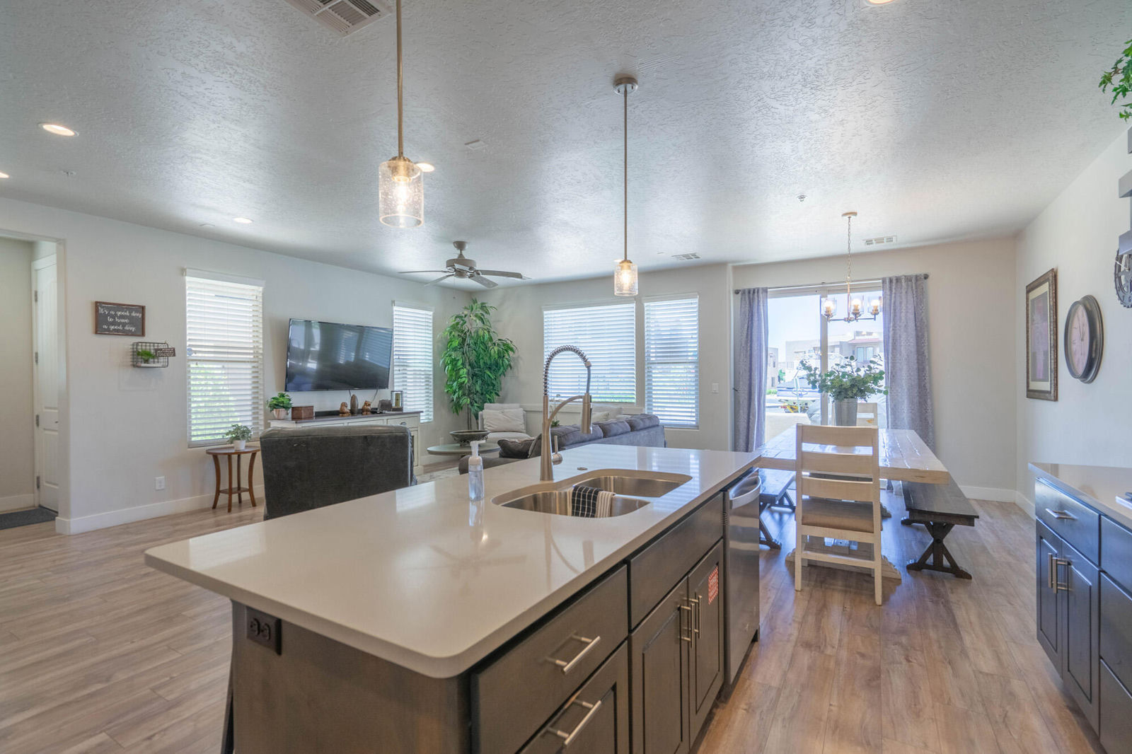 2322 N Park Center DR, 39, Washington, photo 43 of 138