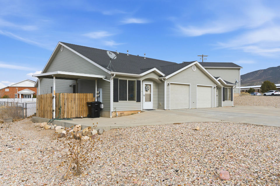 591-593 E Nichols Canyon Road, + RV Garage, Cedar City, photo 2