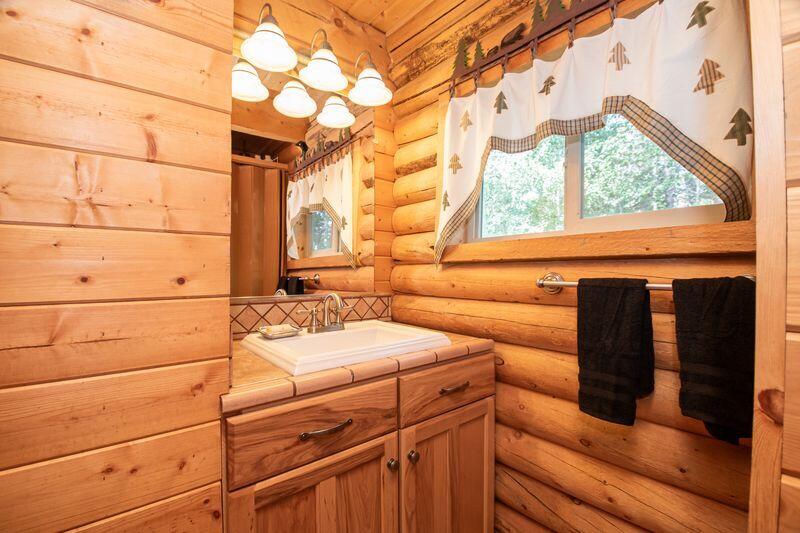 261 N Falcon, CBME unit C lot 34, Brian Head, photo 27 of 32