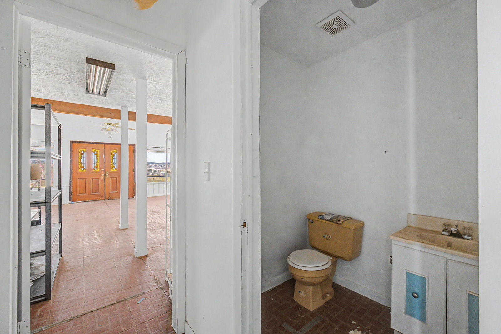 511 N Main ST, Tropic, photo 18 of 33