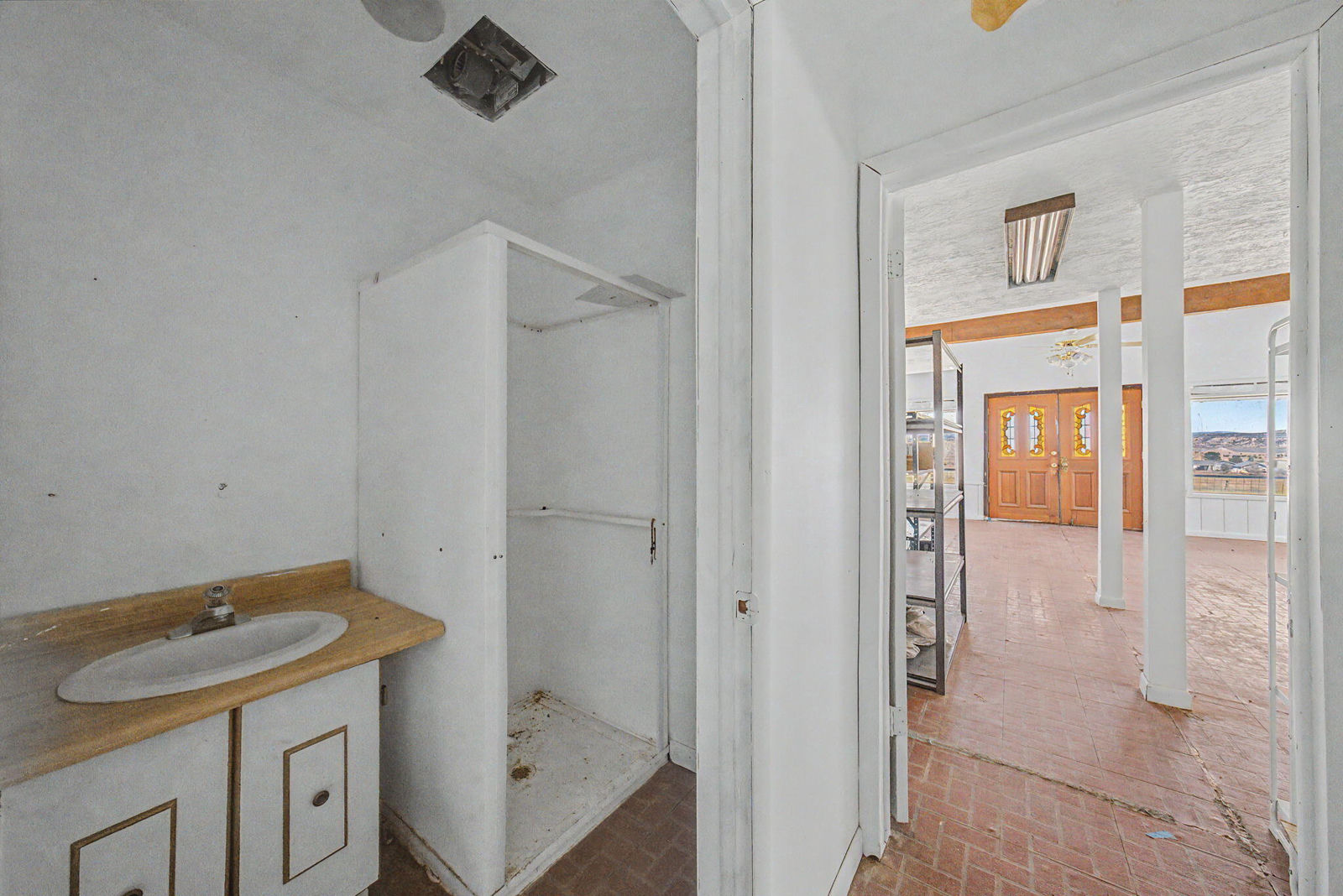 511 N Main ST, Tropic, photo 19 of 33