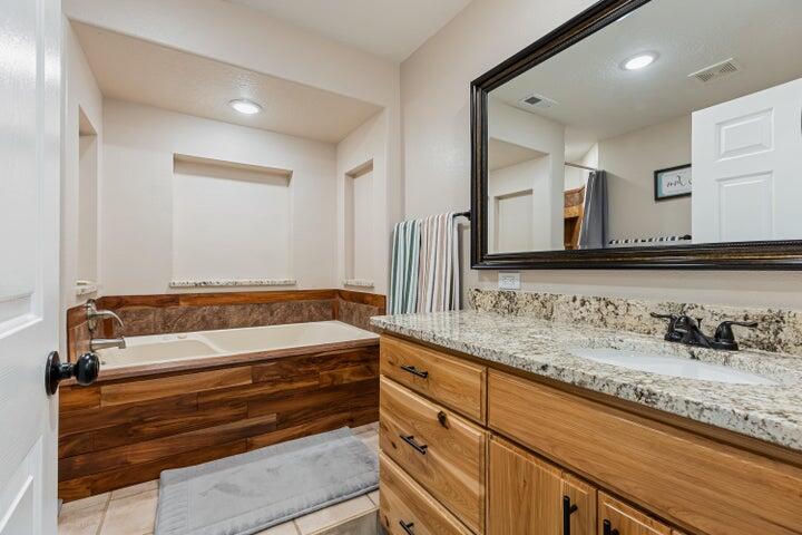 595 S 1200 E, Enterprise, photo 16 of 38