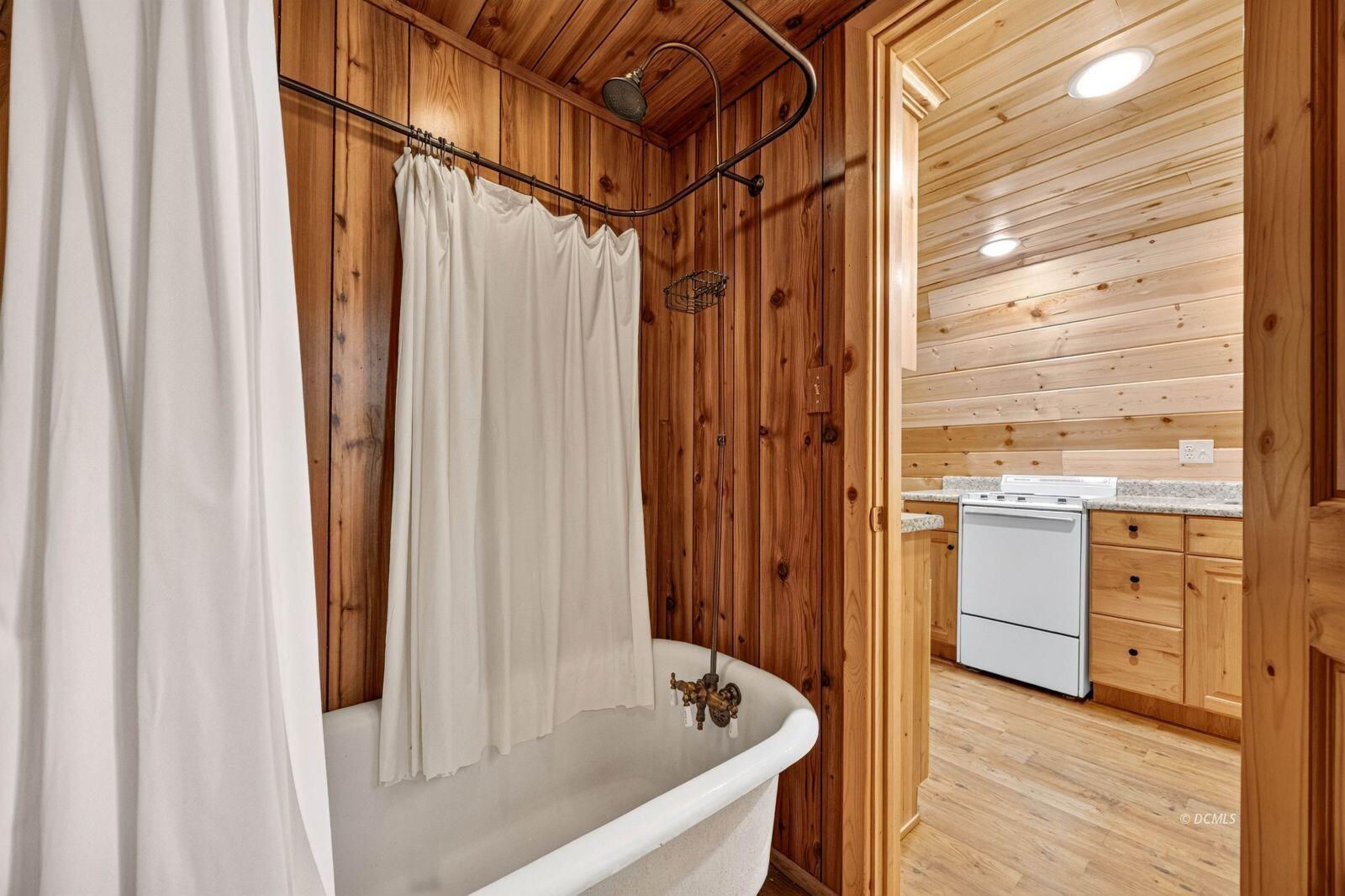 580 Arrowhead Trail, Duck Creek Village, photo 11 of 26