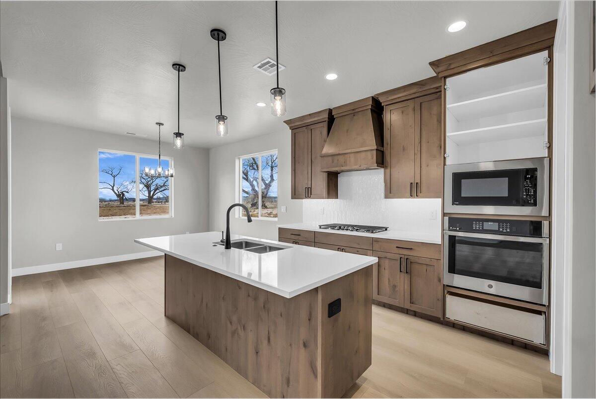 2433 N Locust Street, Cedar City, photo 4 of 16
