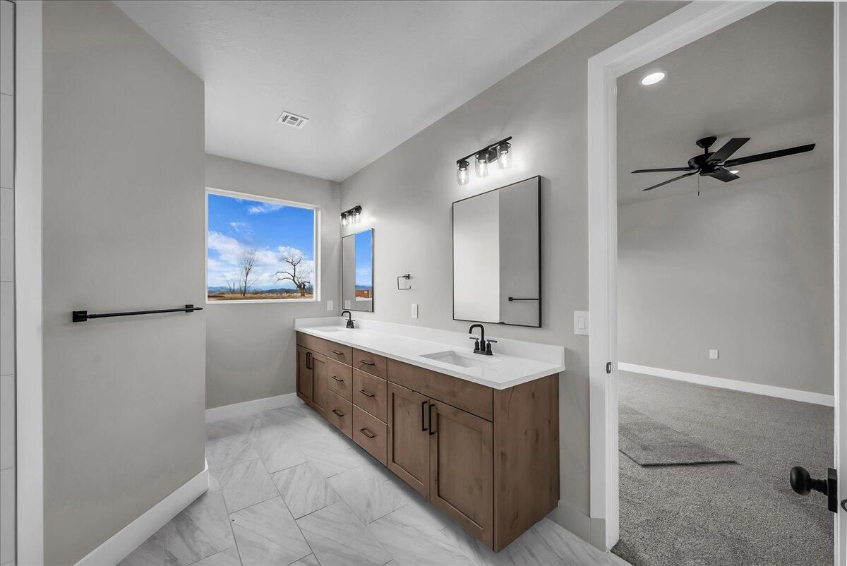 2433 N Locust Street, Cedar City, photo 8 of 16