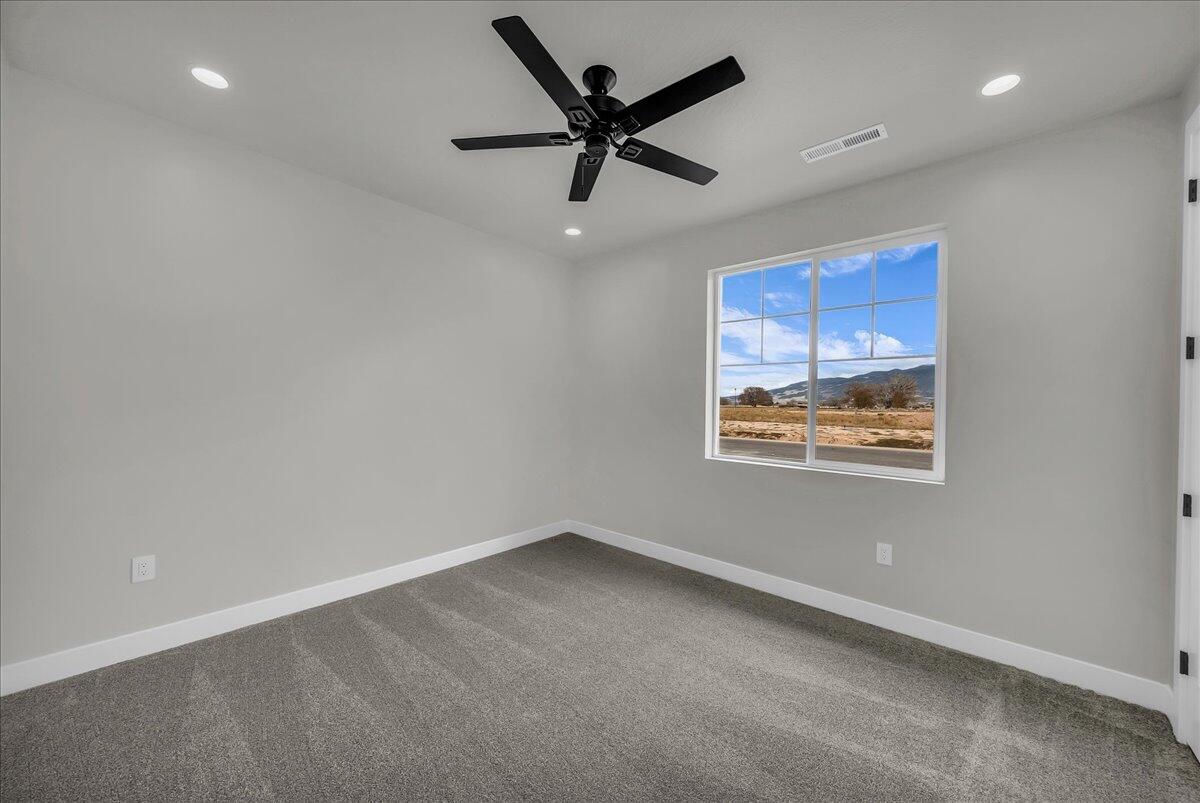 2433 N Locust Street, Cedar City, photo 11 of 16